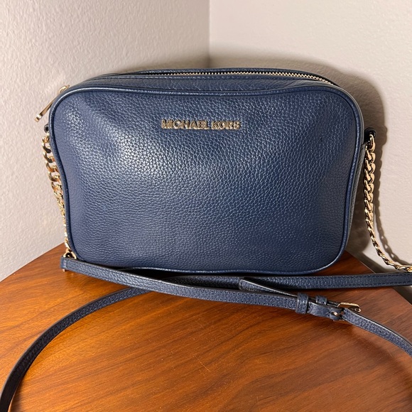 Michael Kors Jet Set Navy Crossbody Pouchette